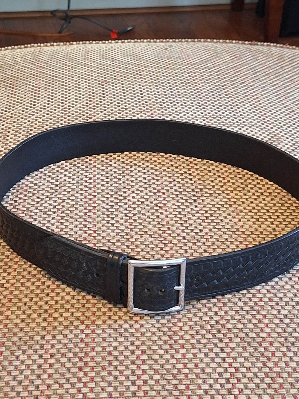 Dutyyman Men's Black Full Grain Leather Black Belt with Silver Buckle - Picture 4 of 9